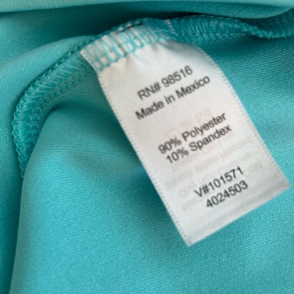 Versatile Coldwater Creek Top - Picture 6 of 6